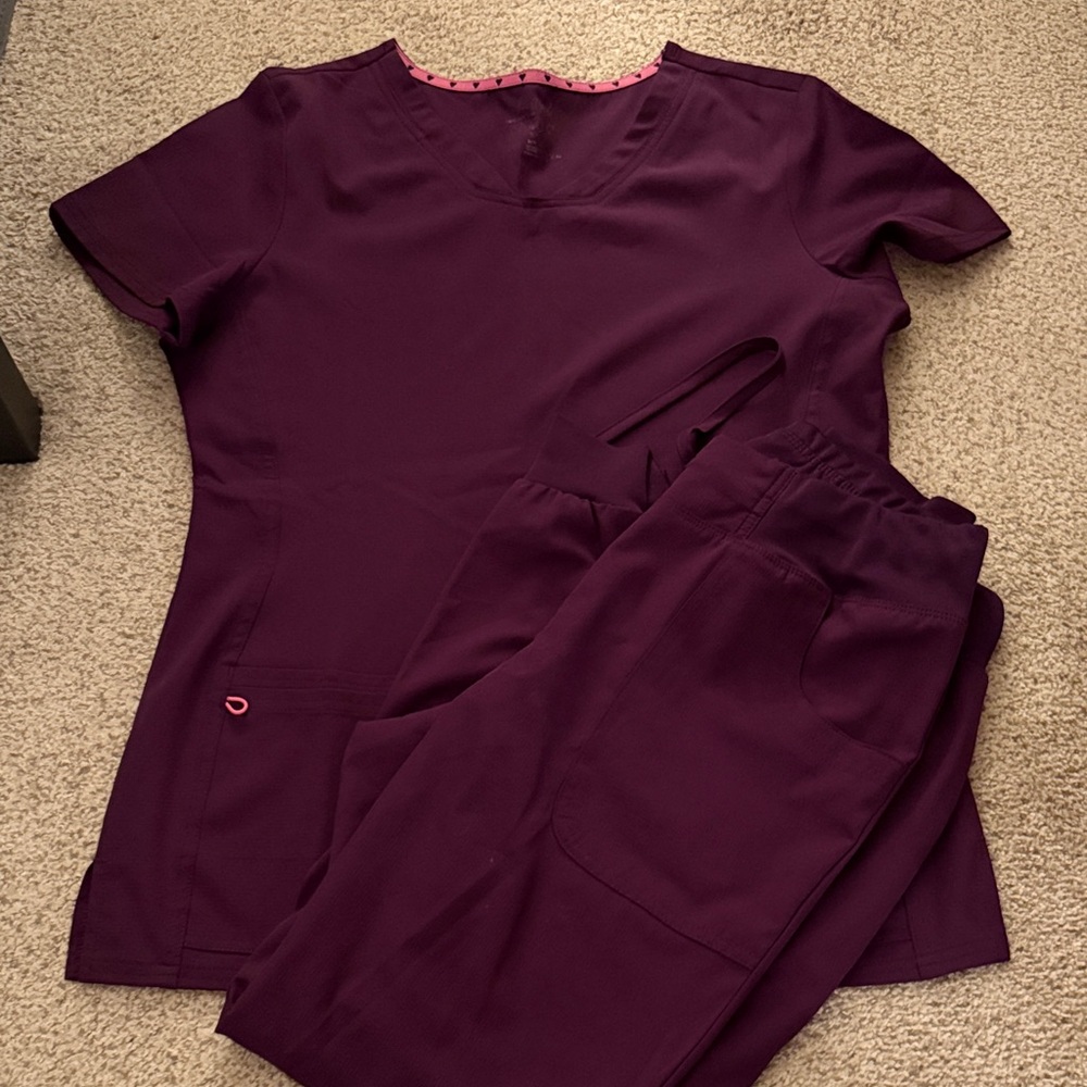 Heart Soul Women's Burgundy Scrub Set